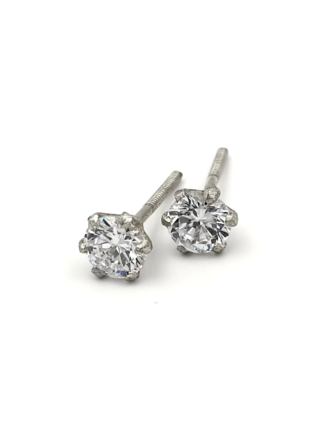 Zircon studded, solitaire style basic studs in sterling silver