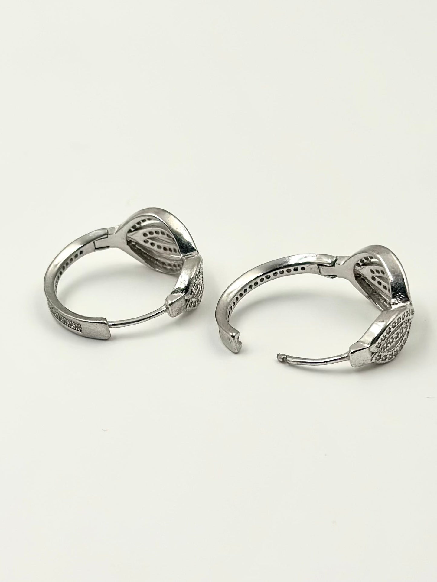 Zircon studded, infiniity shaped, twist bali in sterling silver
