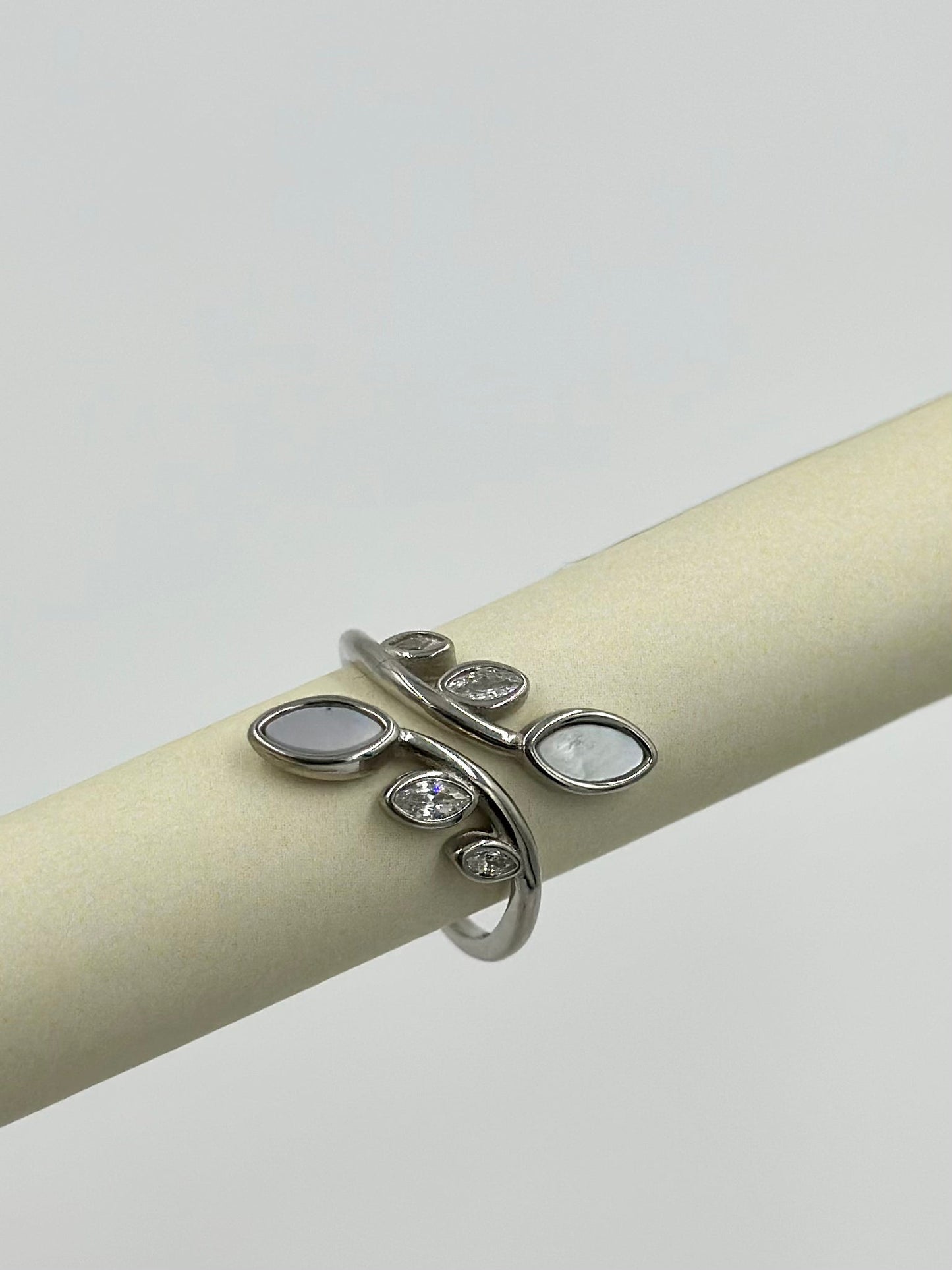 Leaf shaped sterling silver artisanal ring