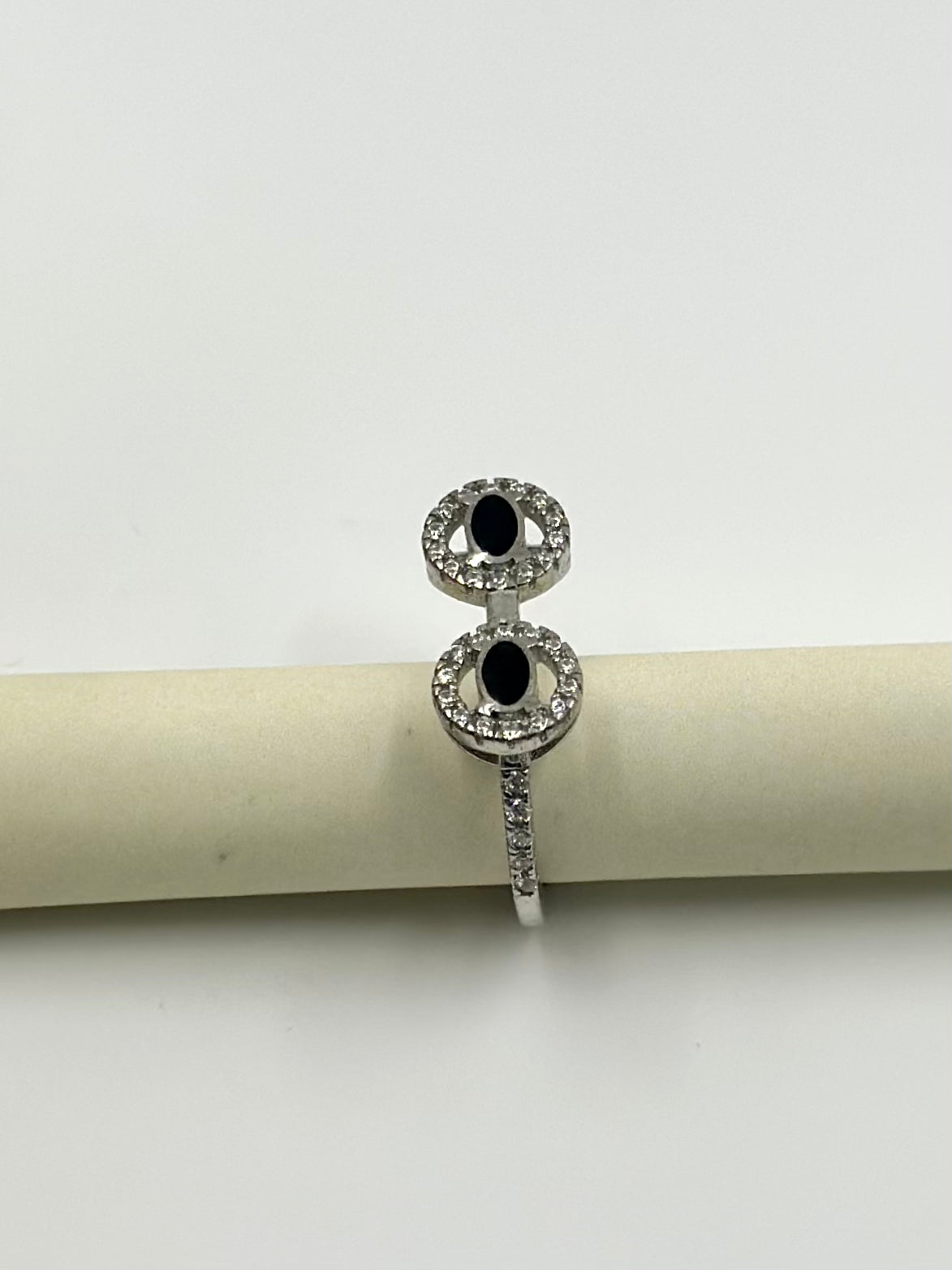 Zircon studded sterling silver cocktail ring