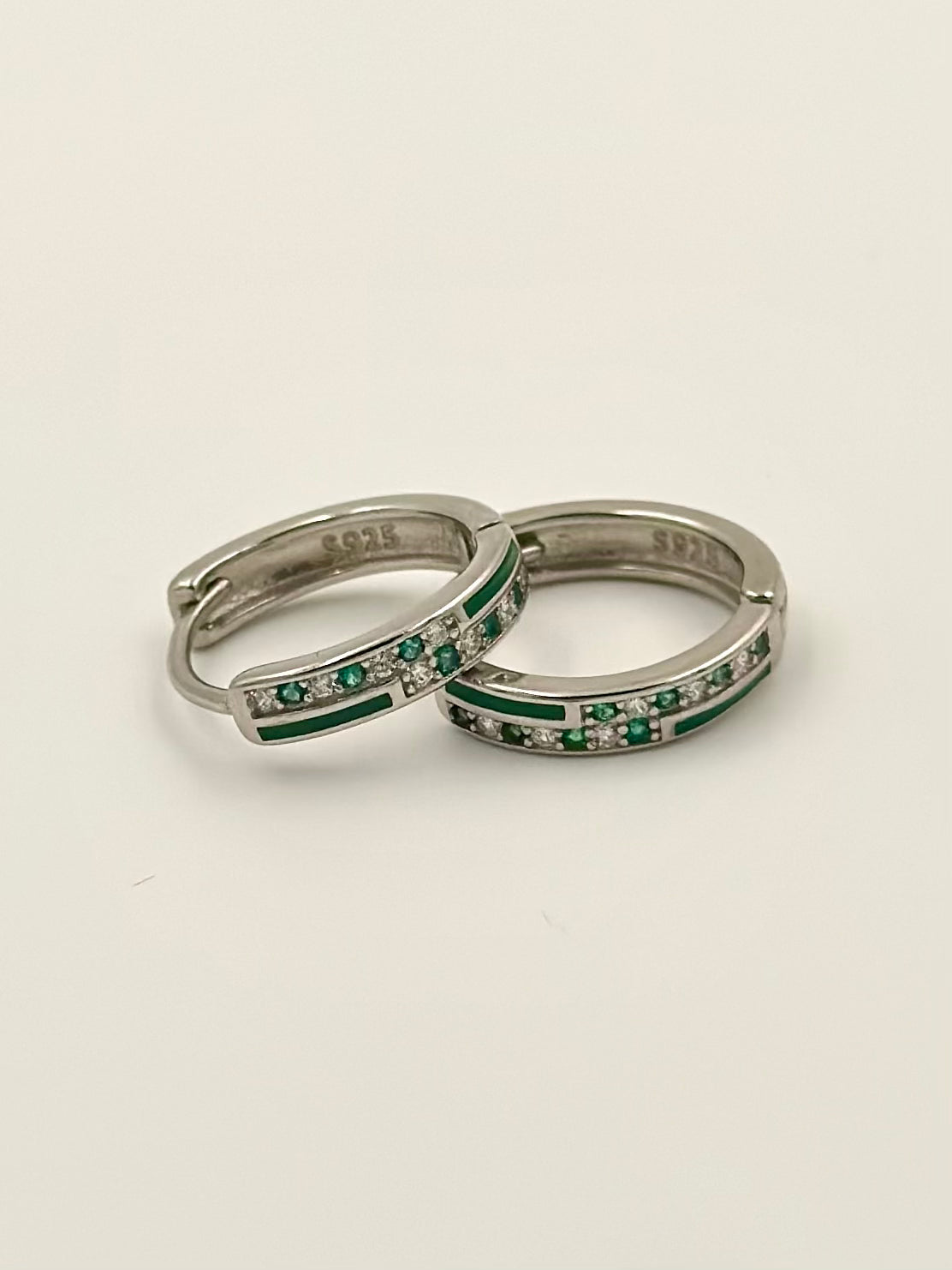 Basic green line and patterned bali studded with zircon and fancy stones