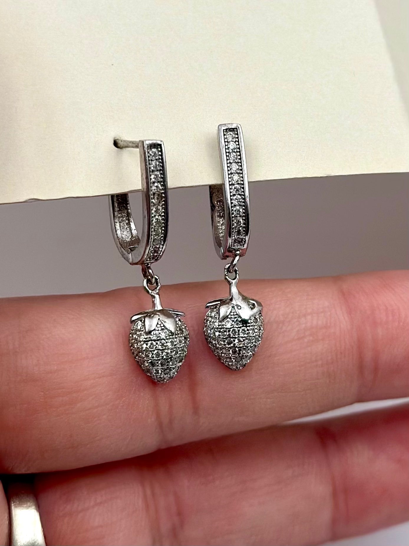 Hanging strawberry, sterling silver bali, studded with zircon