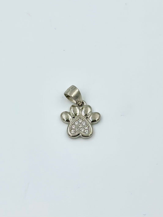 Zircon studded sterling silver pendant