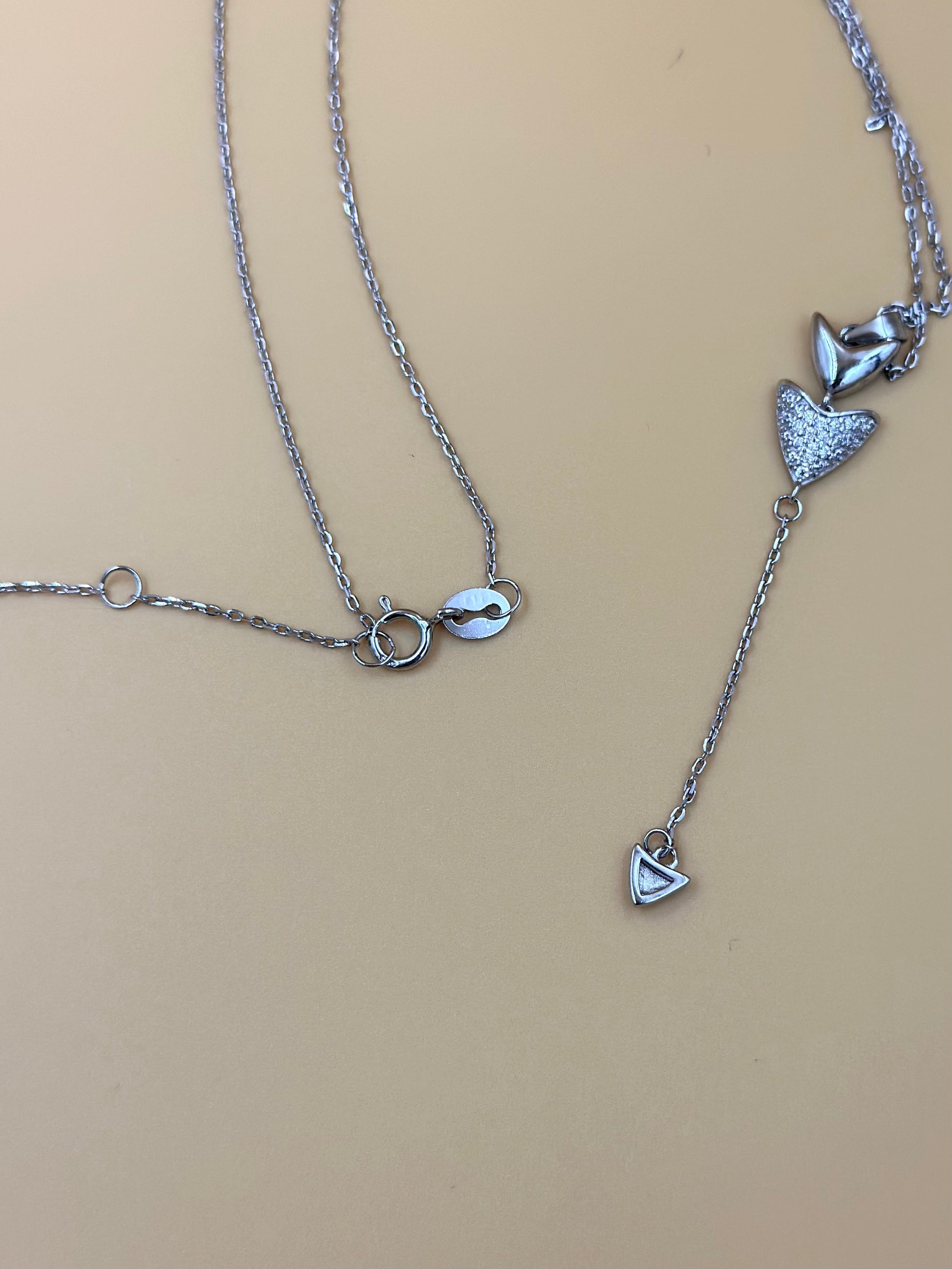 Zircon studded,arrow shaped sterling silver pendant chain