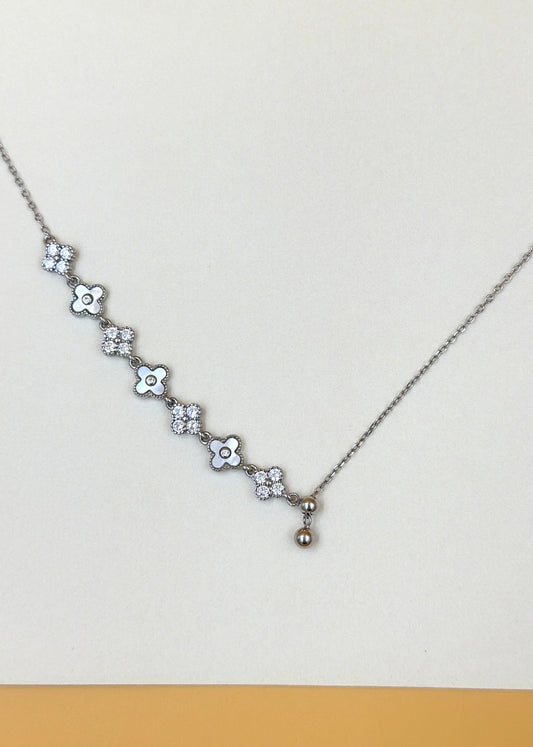 Zircon studded, flower shaped sterling silver pendant chain