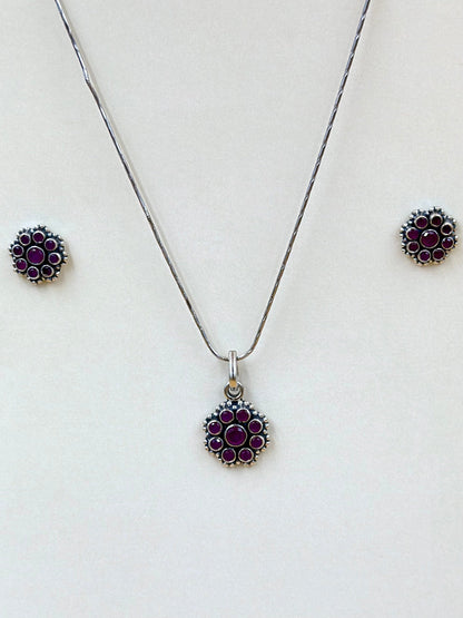 Flower shaped, oxidised sterling silver pendant set