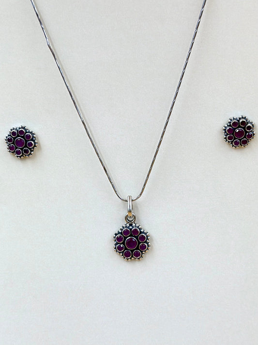 Flower shaped, oxidised sterling silver pendant set