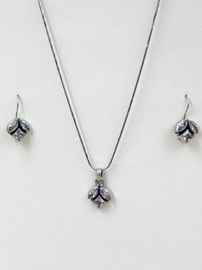 Zircon studded, leaf shaped sterling silver pendant set