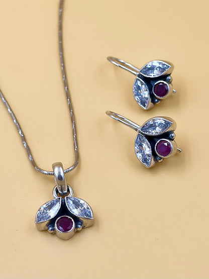 Zircon and stone studded, leaf shaped sterling silver pendant set