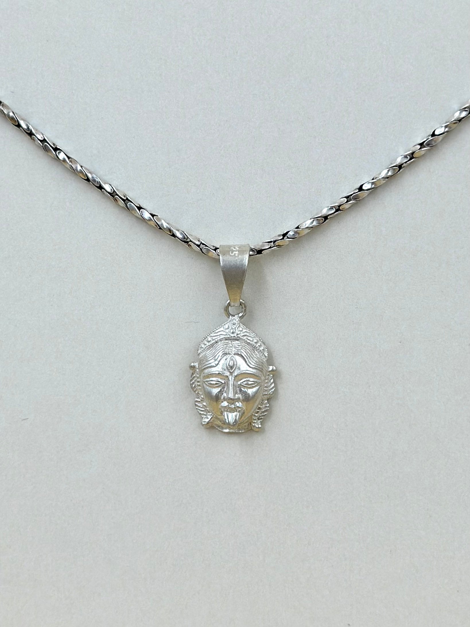 Maa Kali sterling silver idol pendal