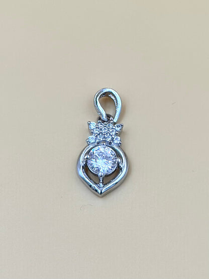 Zircon studded sterling silver pendant