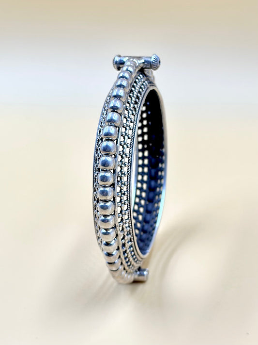 Flower design with fine detailing sterling silver kada