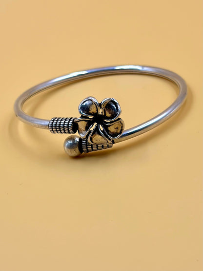 Flower shaped sterling silver cuff bracelet