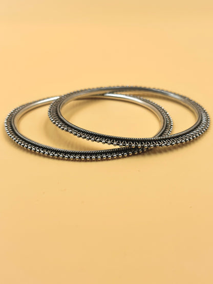 Nature inspired, fine detailing sterling silver bangle