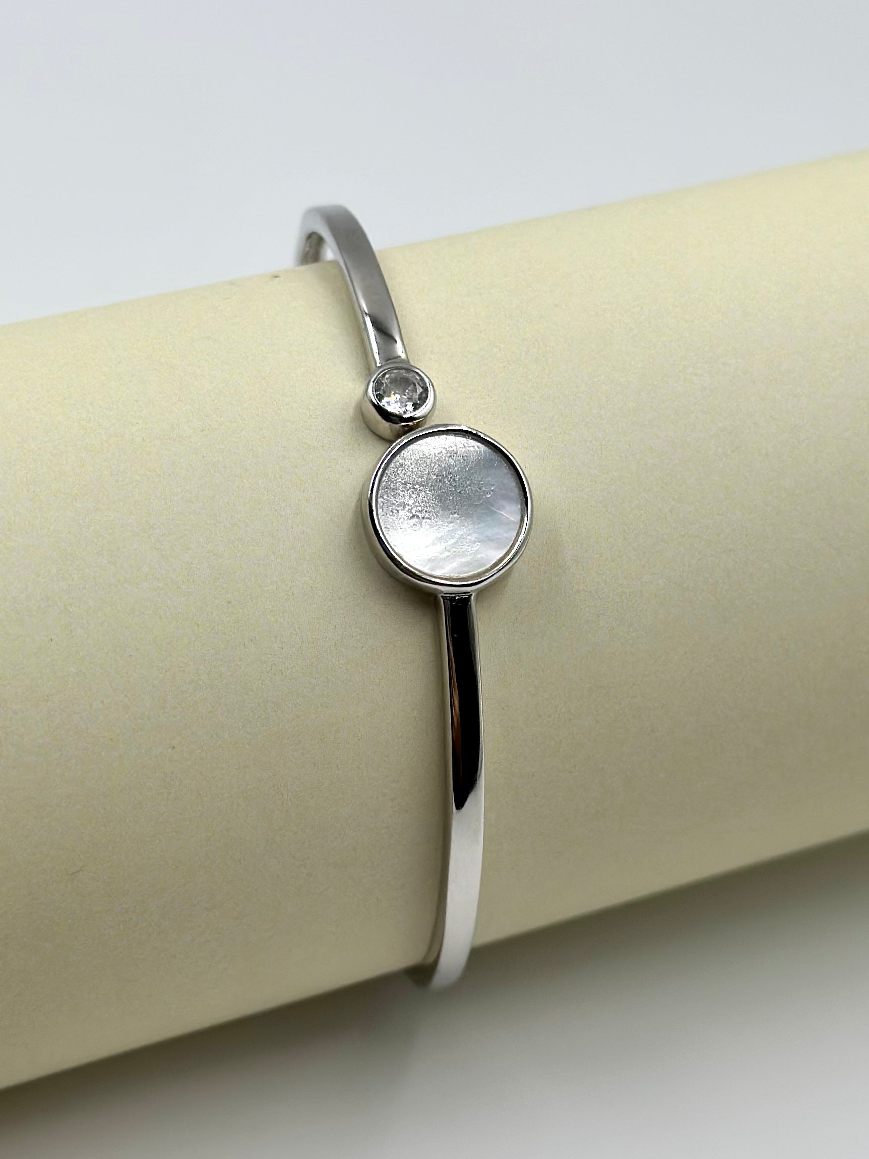 Circle shaped sterling silver cuff bracelet