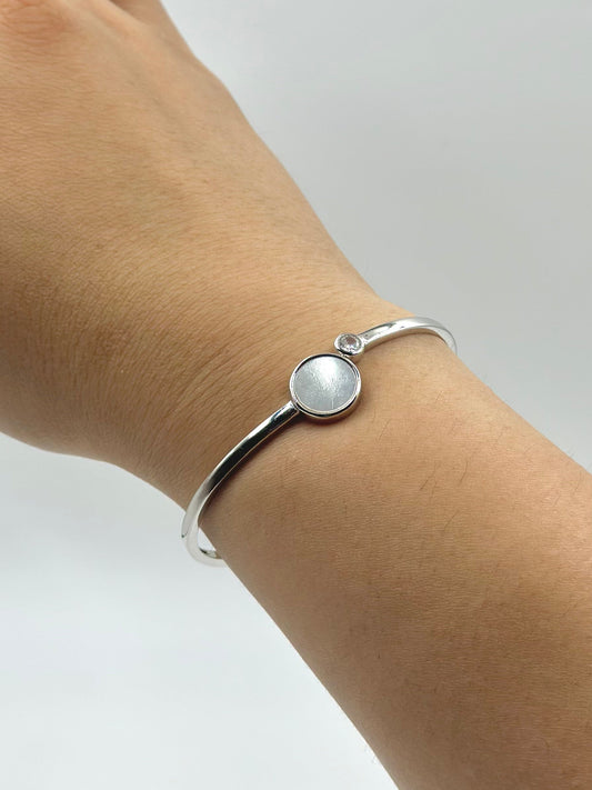 Circle shaped sterling silver cuff bracelet