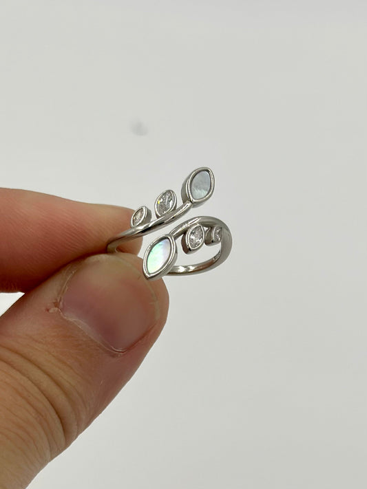 Leaf shaped sterling silver artisanal ring
