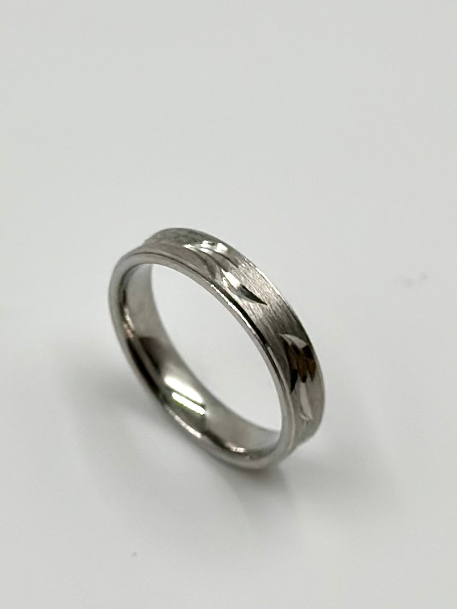 Leaf design sterling silver band ring