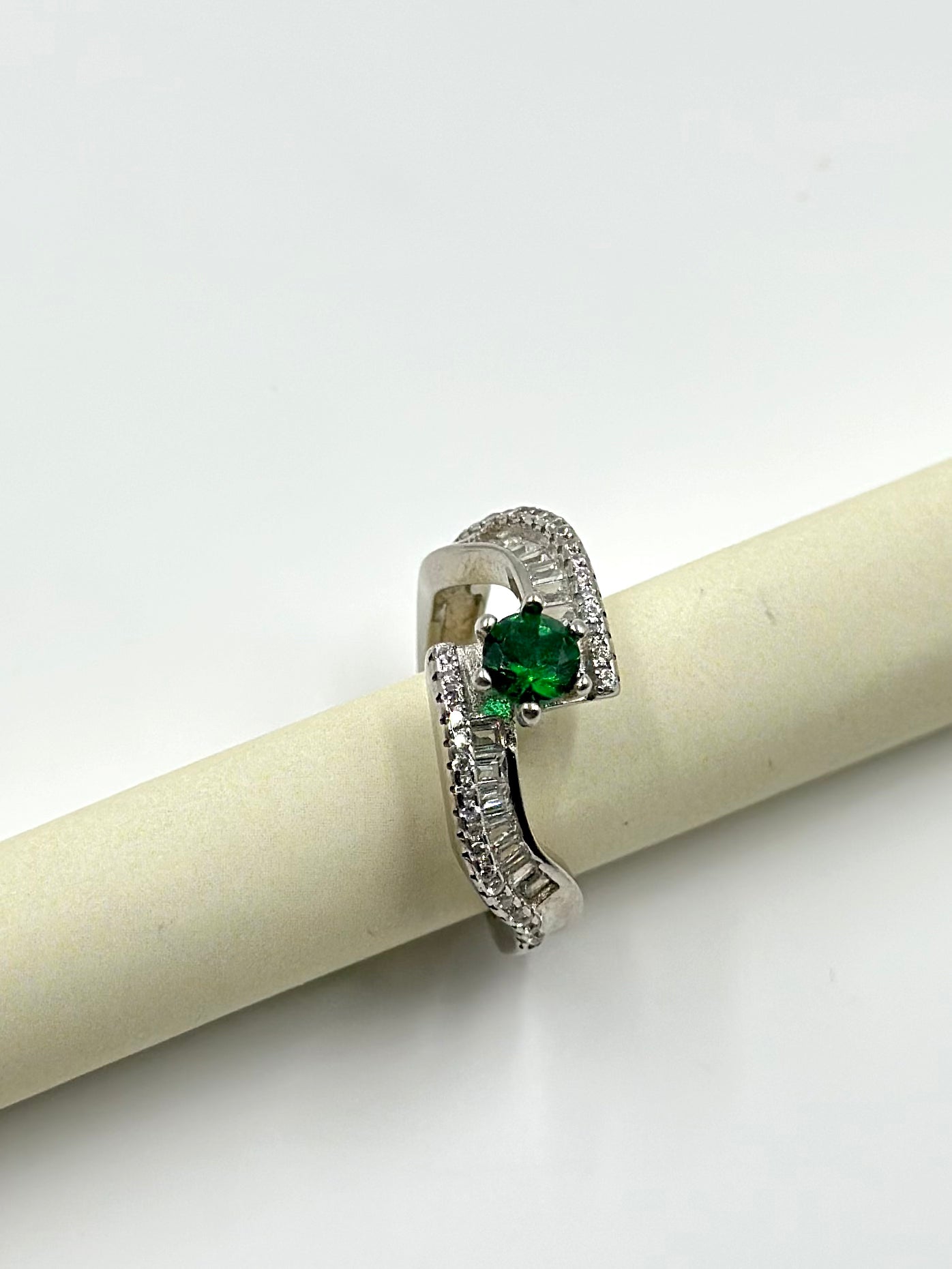 Zircon studded with a stone sterling silver cocktail ring