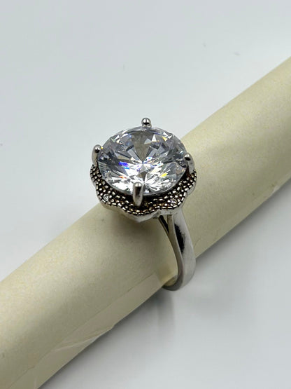 Stone studded sterling silver cocktail ring