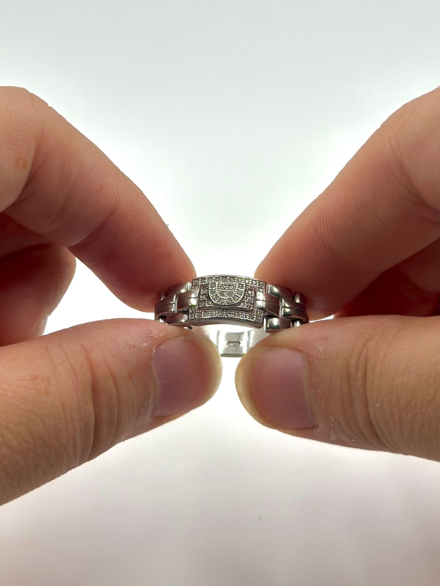 Zircon studded sterling silver cocktail ring