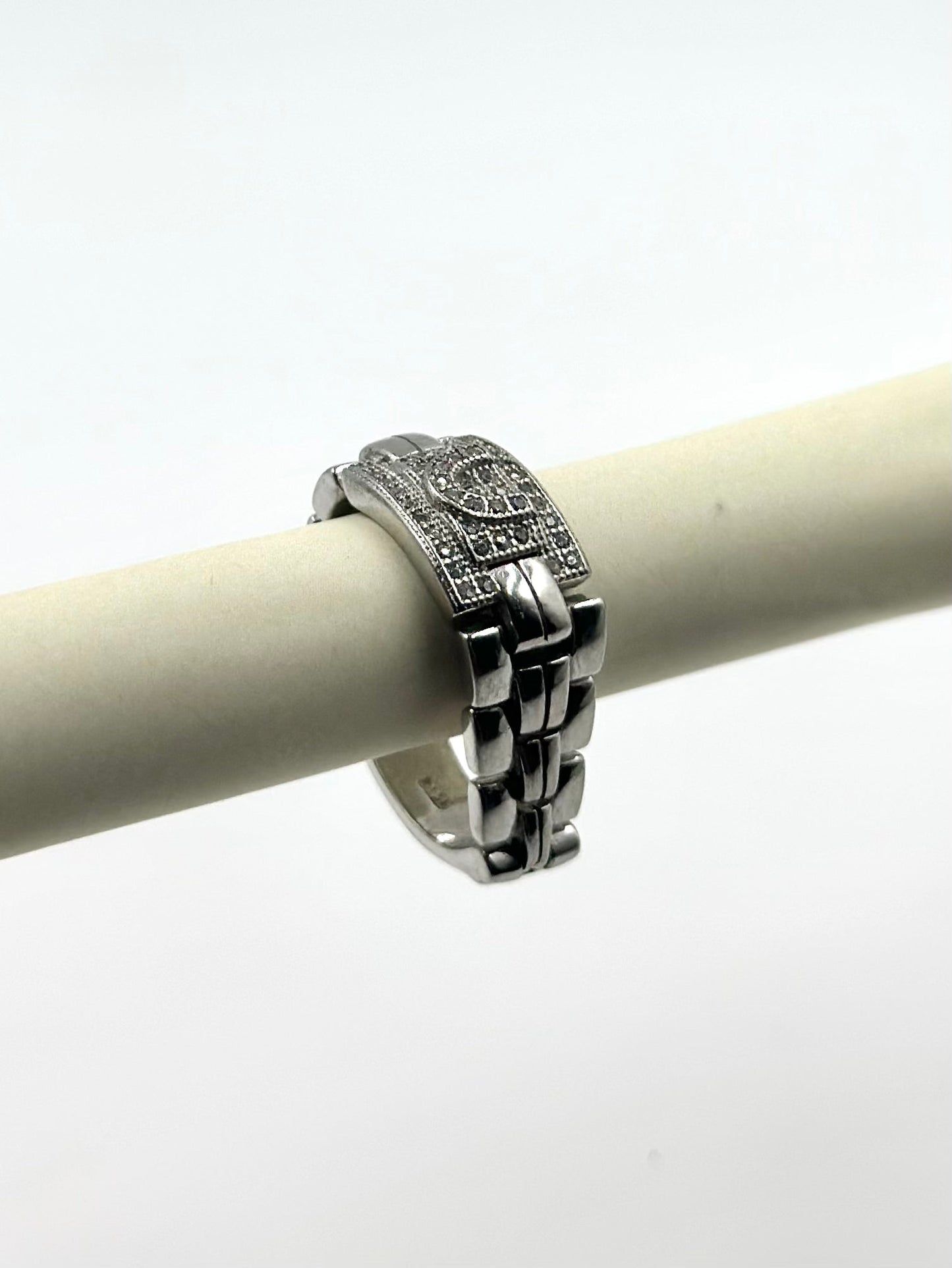 Zircon studded sterling silver cocktail ring