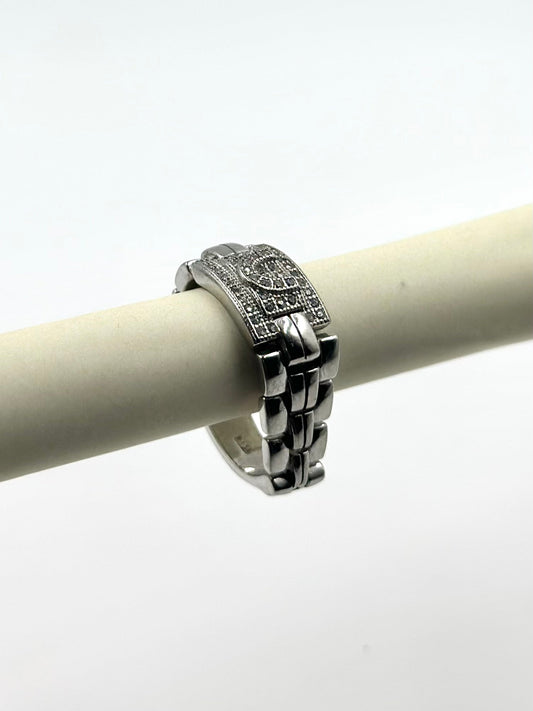 Zircon studded sterling silver cocktail ring