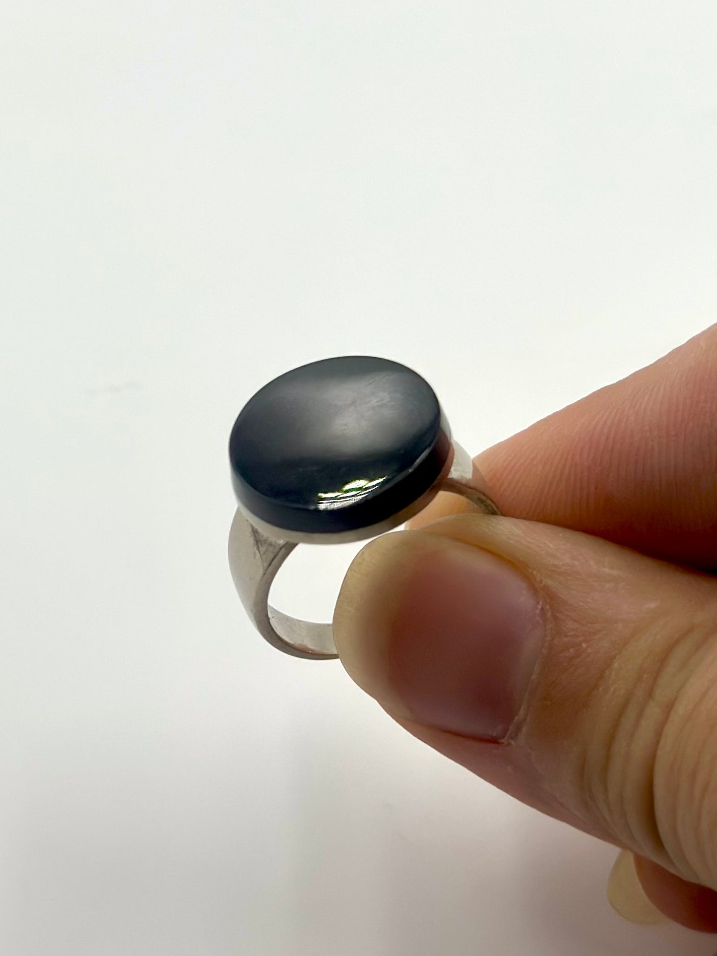 Round shaped sterling silver cocktail ring