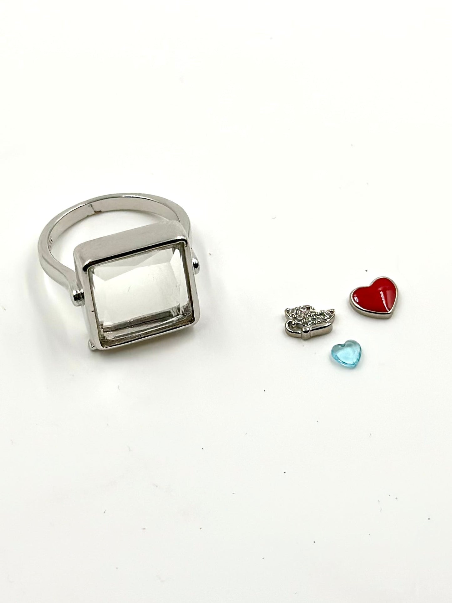 Square shaped with mini gem inside sterling silver cocktail ring